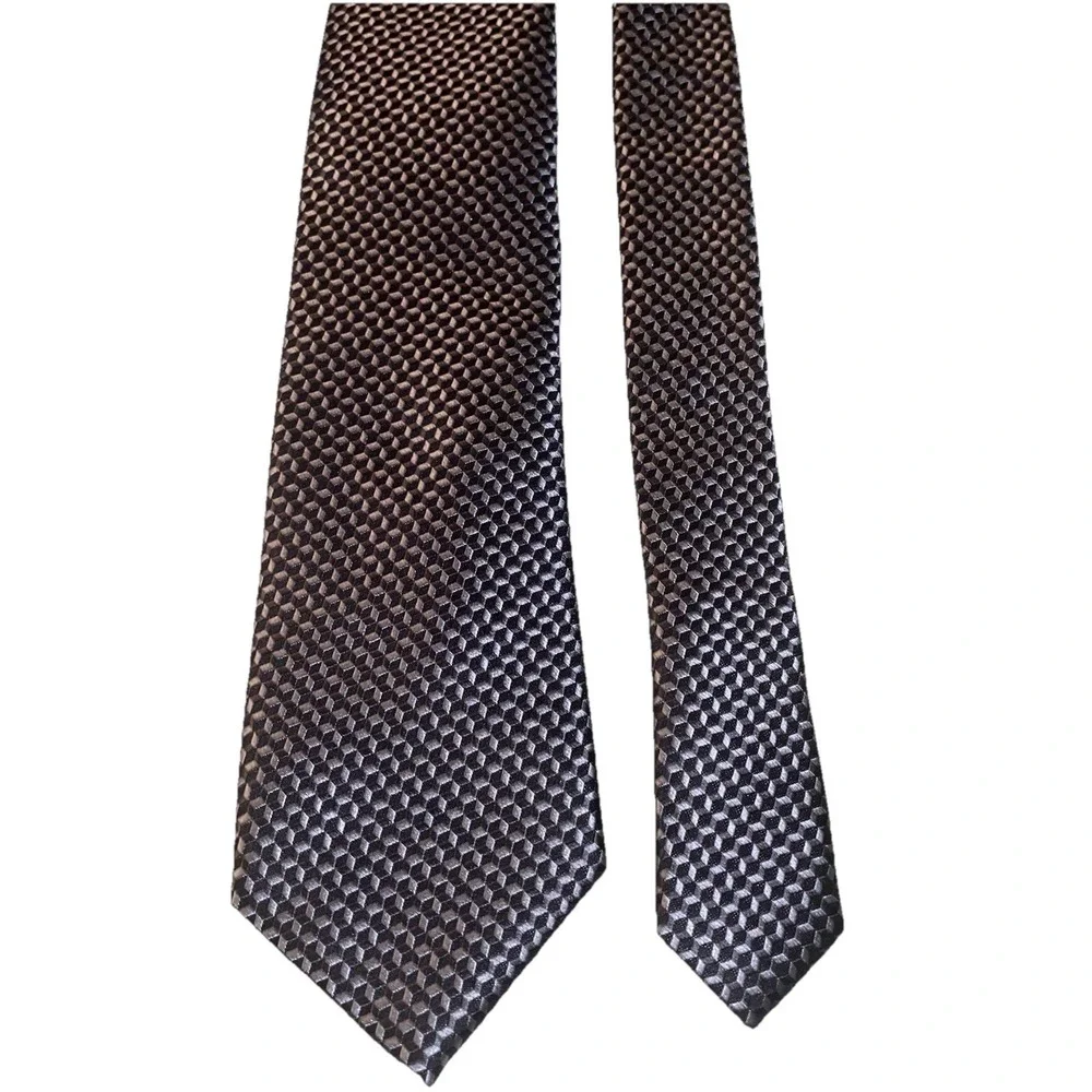 Michael Kors Men's 100% Silk Neck Tie Gray &Silver‎ Geometric 58